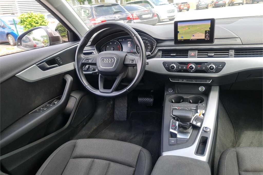 Audi A4 Avant 2018 фото 1