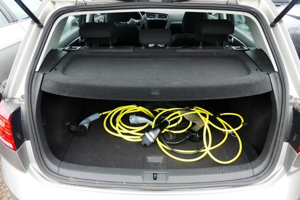 Volkswagen e-Golf 2018 фото 29