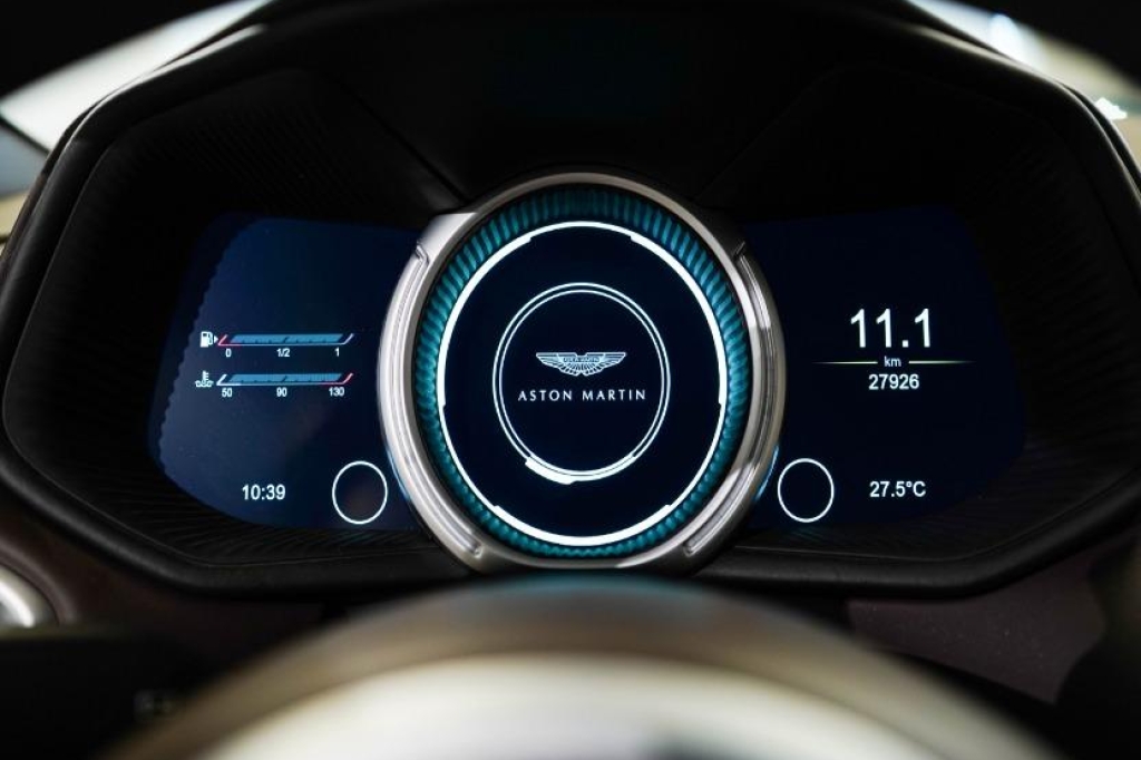 Aston Martin DB11 2018 photo 9