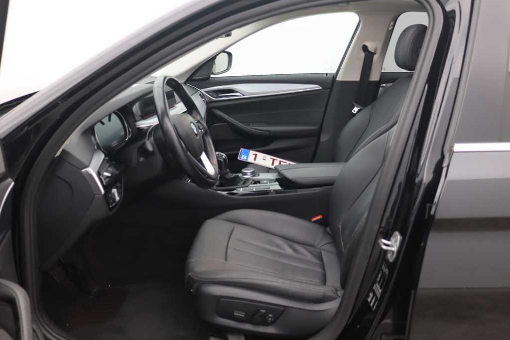 BMW 5 Series 2017 фото 6