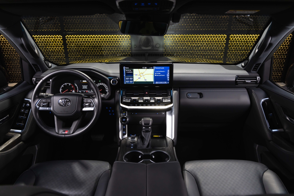 Toyota Land Cruiser GR 2023 photo 36