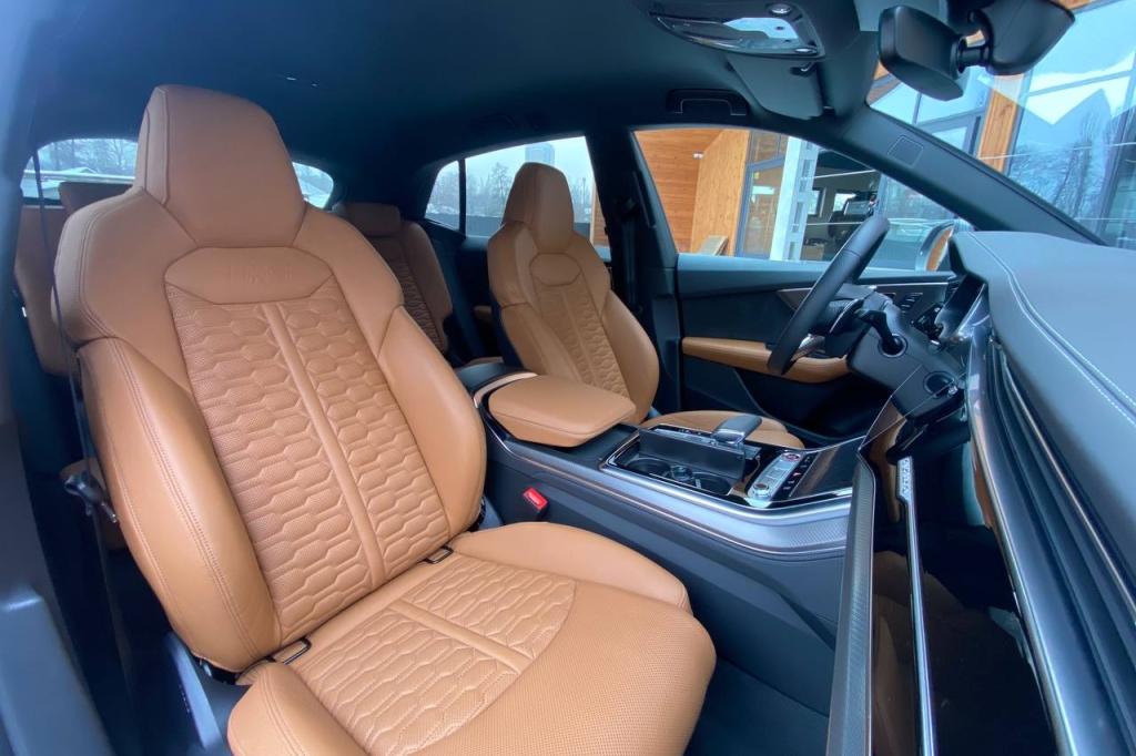 Audi RS Q8 2022 photo 10