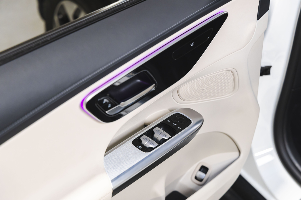 Mercedes-Benz GLC-Class 2023 photo 28