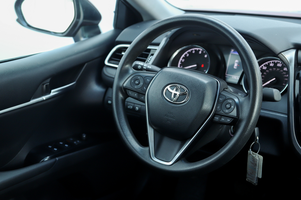 Toyota Camry LE 2017 photo 35