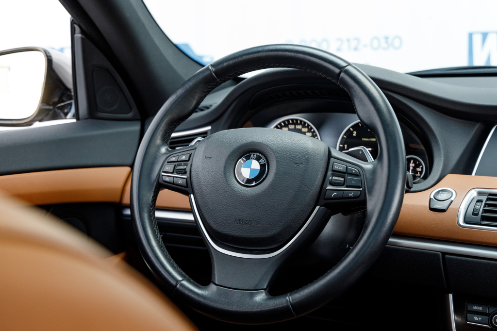 BMW 530 GT xDrive 2015 photo 26