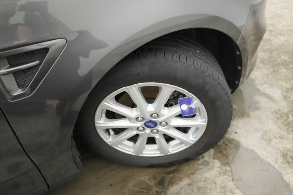 Ford S-Max 2016 photo 13