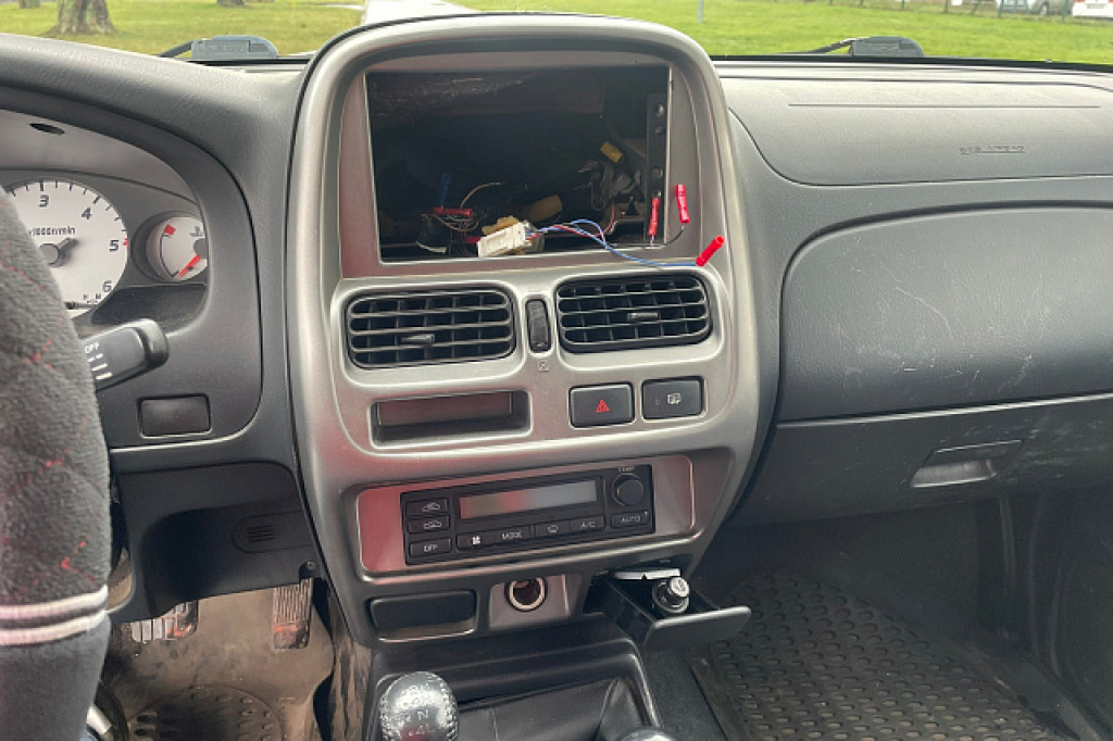 Nissan Pickup 2005 фото 6