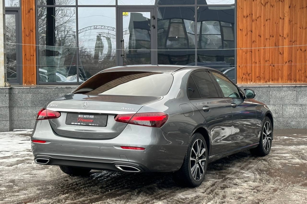 Mercedes-Benz E 300 2021 фото 5