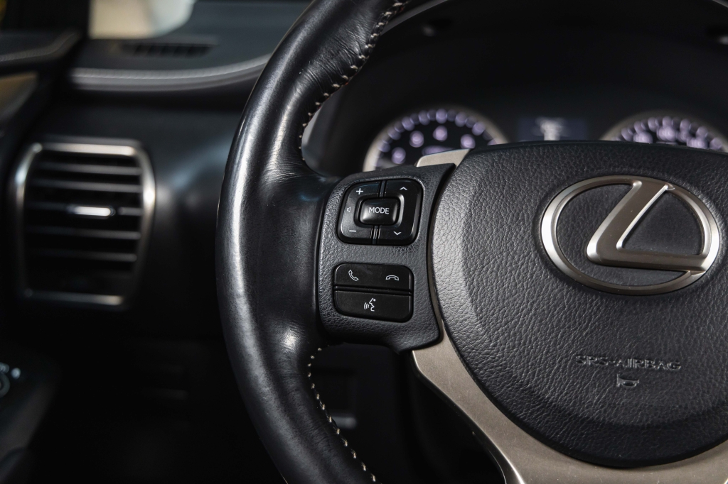 Lexus NX 300H 2016 фото Lexus NX 300H 2016 фото 18