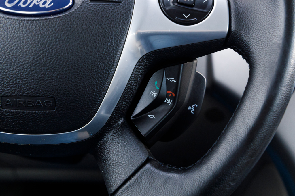 Ford C-Max Hybrid фото 15