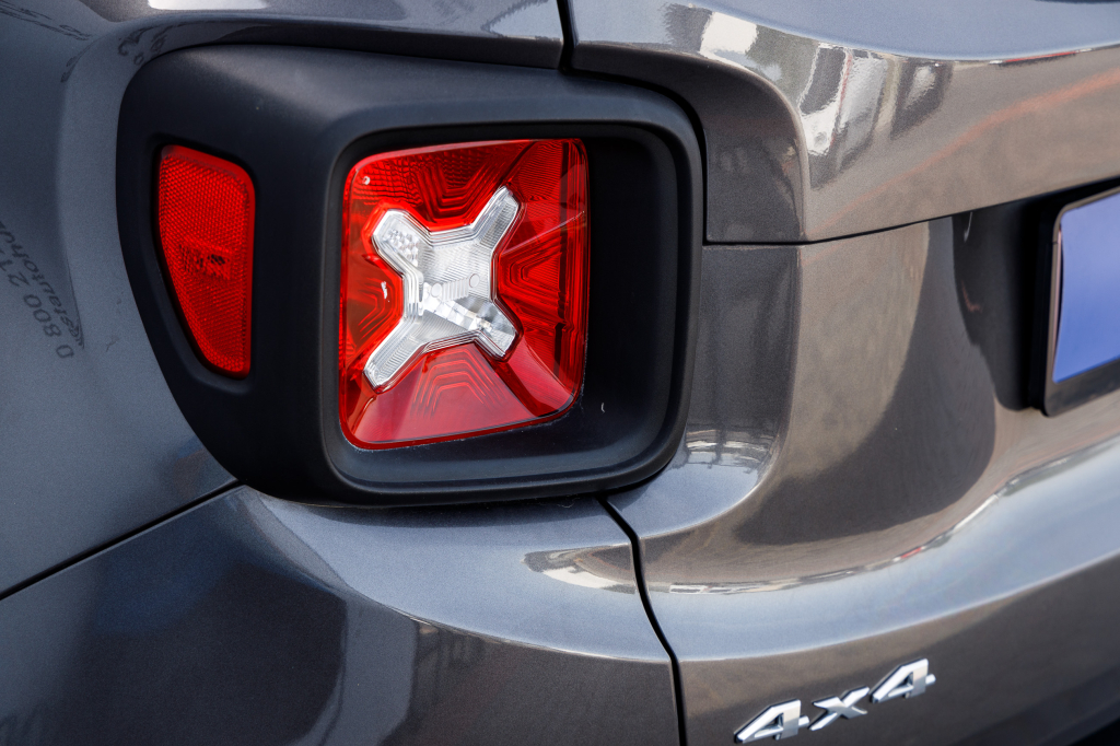 Jeep Renegade Sport 4x4 2015 photo 6