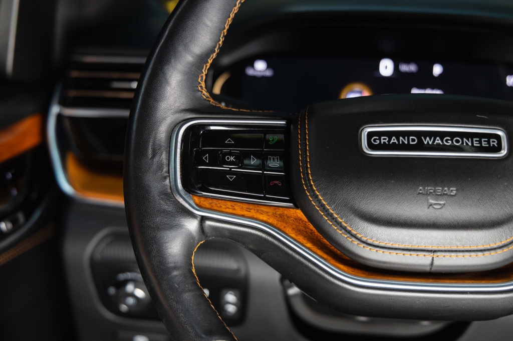 Jeep Grand Wagoneer 2022 фото Jeep Grand Wagoneer 2022 фото 25