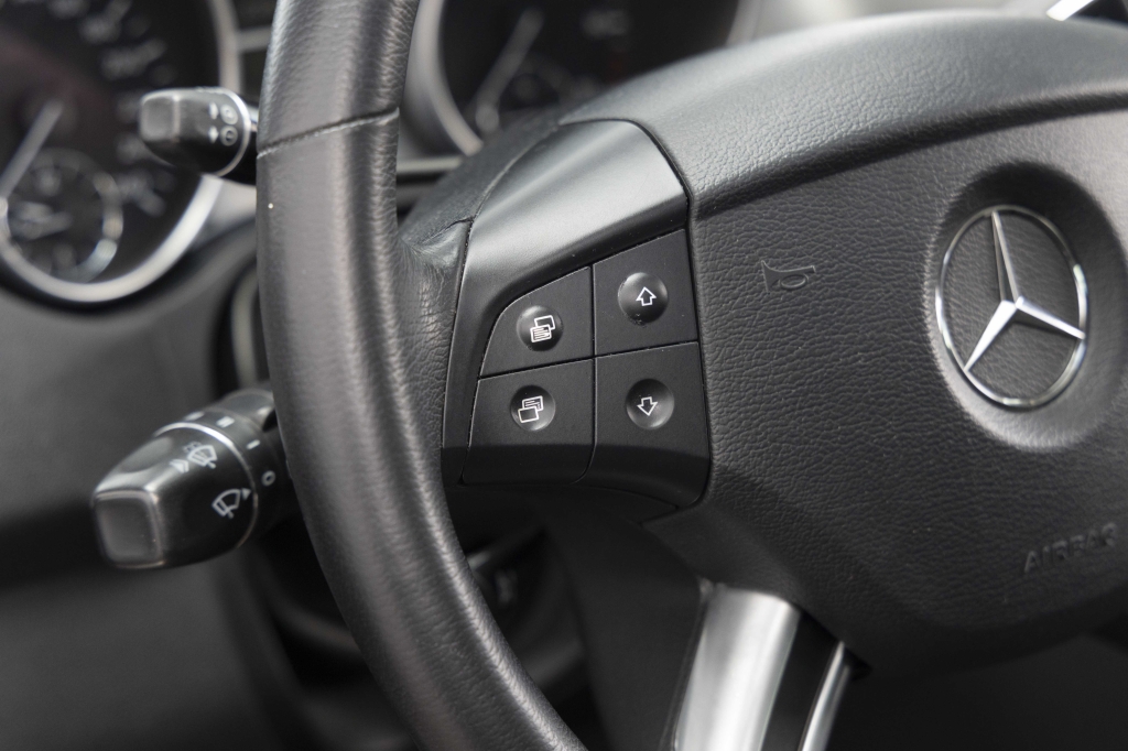 Mercedes-Benz M-Class ML500 W164 2006 фото 30