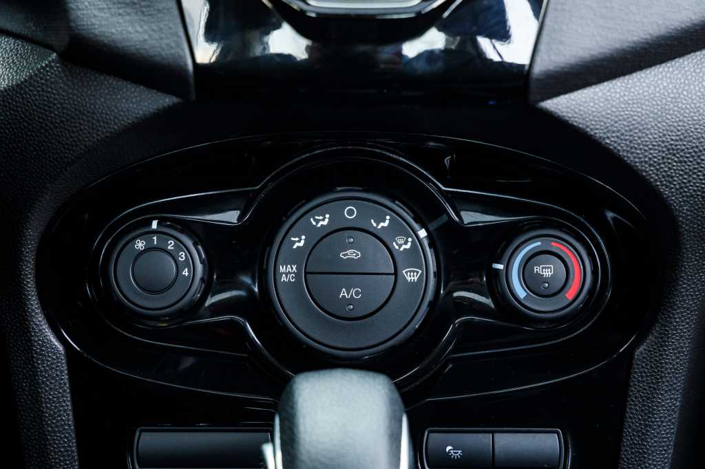 Ford Fiesta SE 2019 photo 20