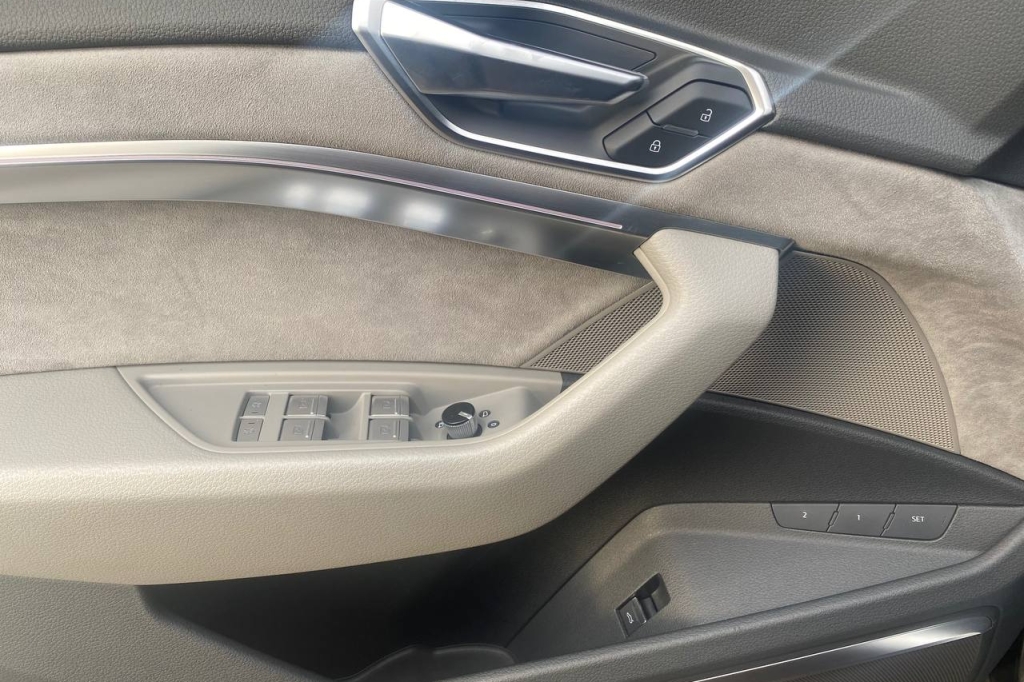 Audi e-tron 2019 photo 7