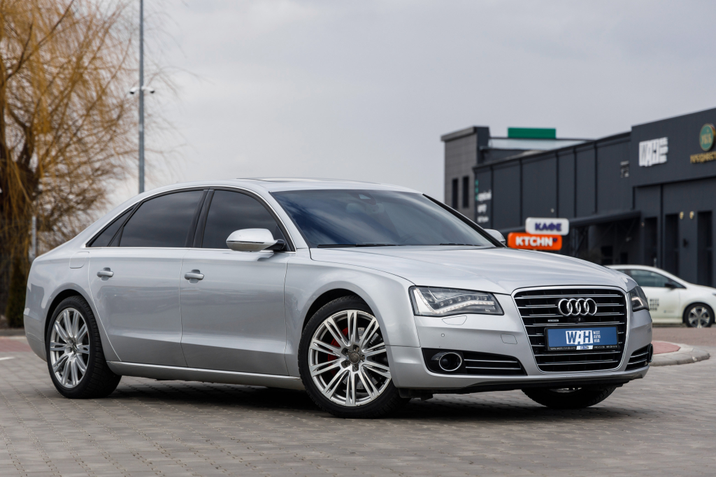 Audi A8 2014 photo 59