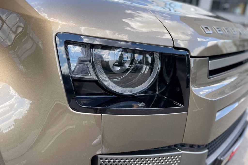 Land Rover Defender P300 XDynamic 2021 фото 3
