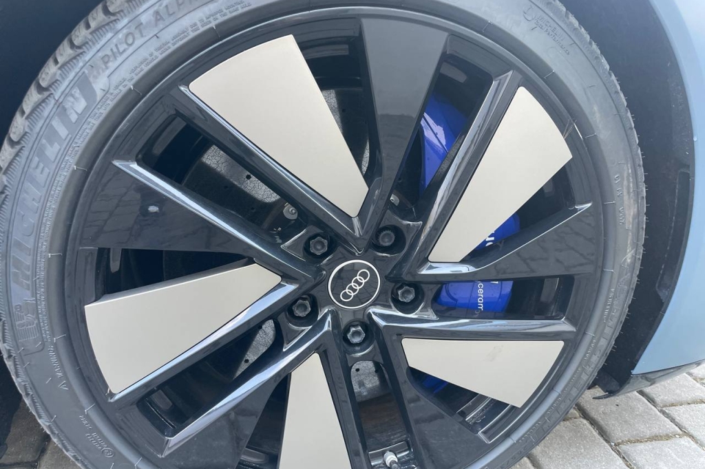 Audi RS e-tron GT S-line 2022 photo 12