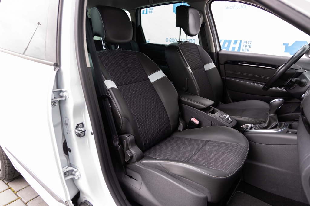 Renault Scenic 2015 фото 26