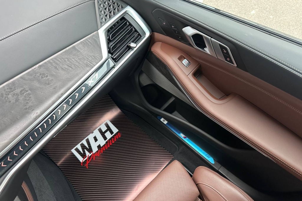 BMW X7 40d 2024 фото BMW X7 40d 2024 фото 23