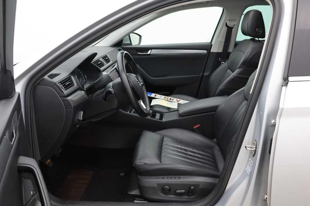 Skoda Superb Combi 2017 photo 5
