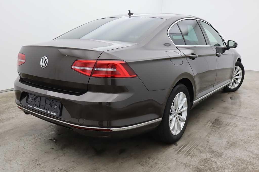 Volkswagen Passat 2017 фото 1