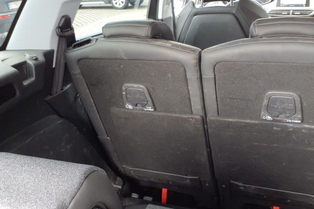 Peugeot 5008 2018 фото 12