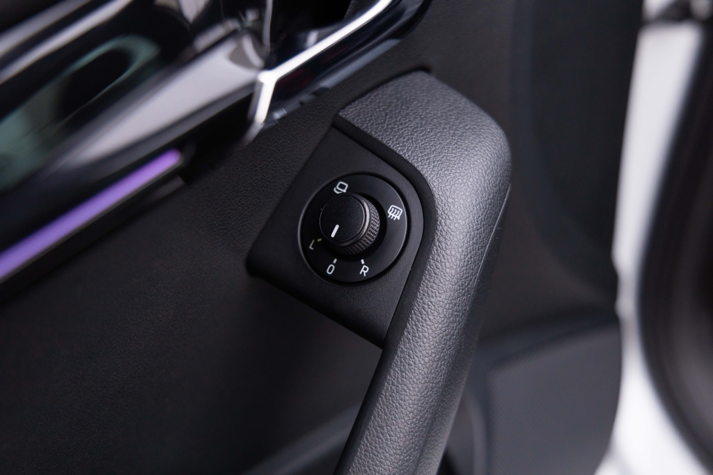 Skoda Octavia Laurin & Klement 2020 photo 18