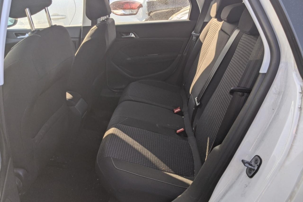 Peugeot 308 2018 photo 1