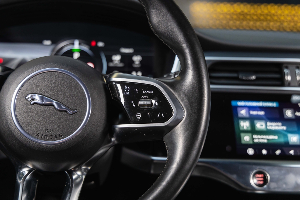 Jaguar I-Pace 2019 фото Jaguar I-Pace 2019 фото 23