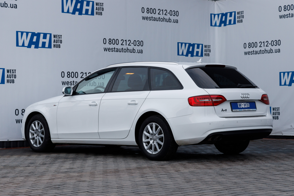 Audi A4 S Line photo 5