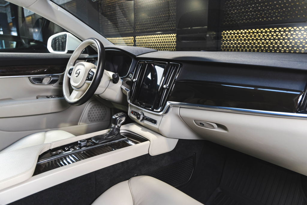 Volvo S90 2018 фото 31