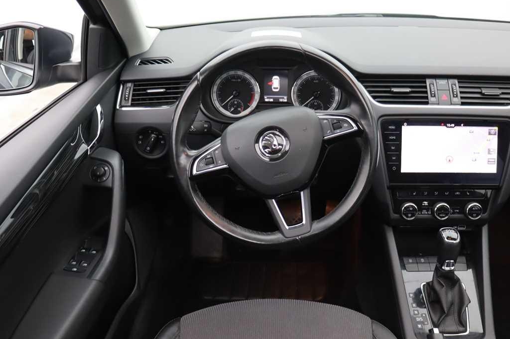 Skoda Octavia Combi 2018 photo 4