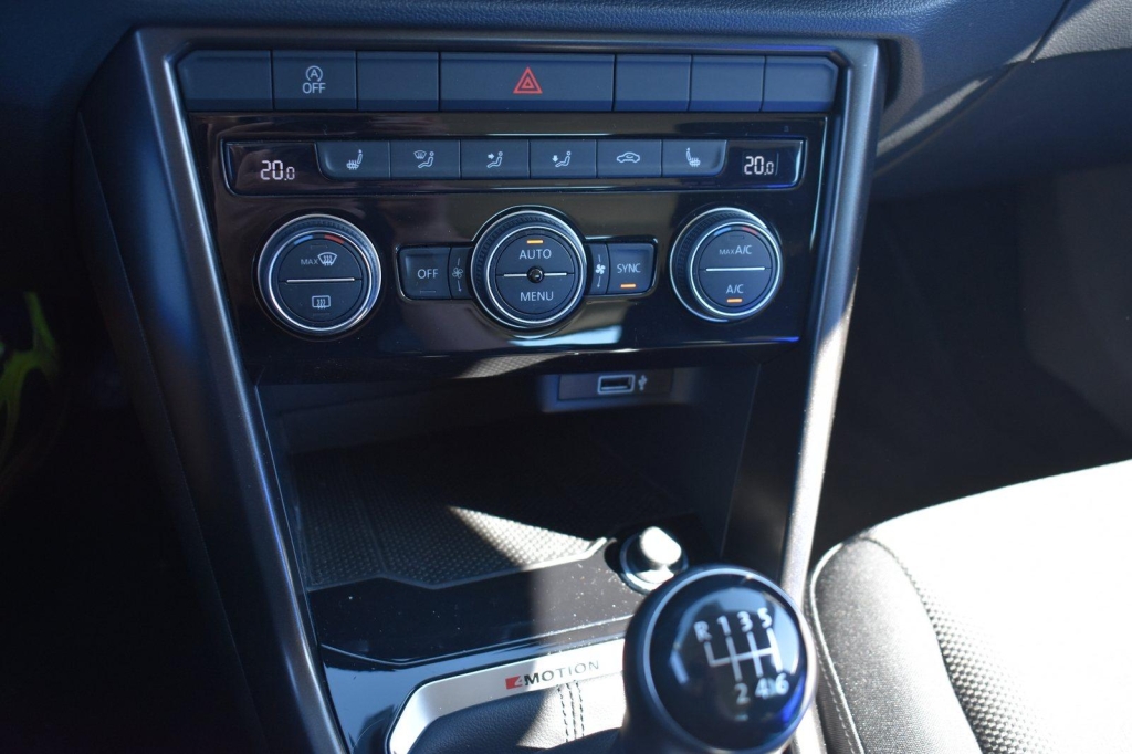 Volkswagen T-Roc 2018 фото 6