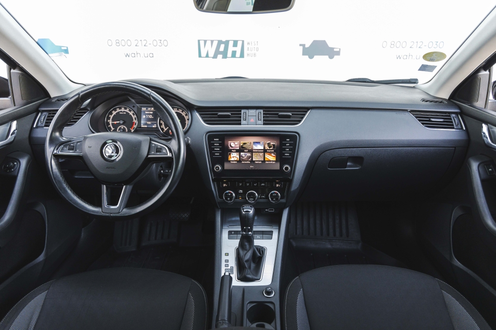 Skoda Octavia 2018 фото 25