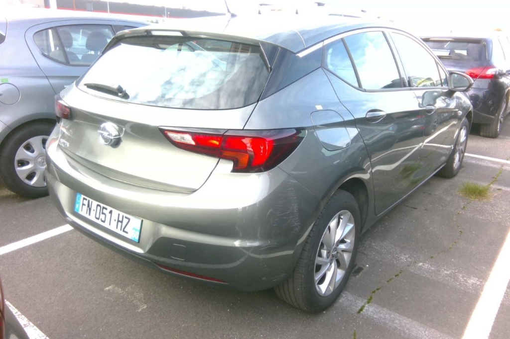 Opel Astra 2020 фото 3