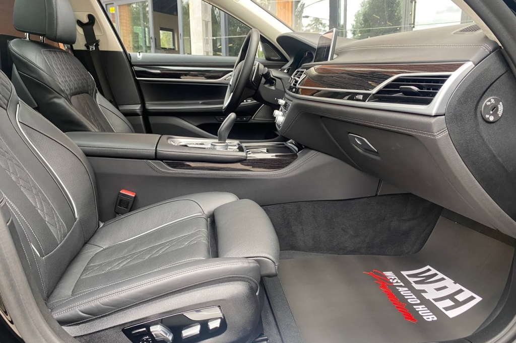 BMW 740 xDrive 2019 фото 14