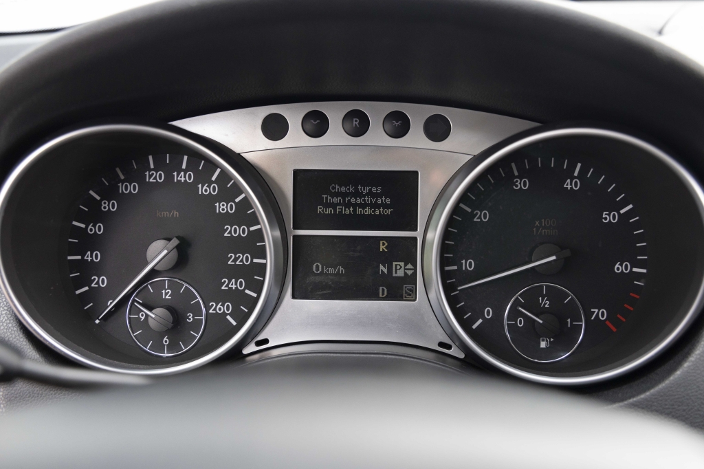 Mercedes-Benz M-Class ML500 W164 2006 фото 26