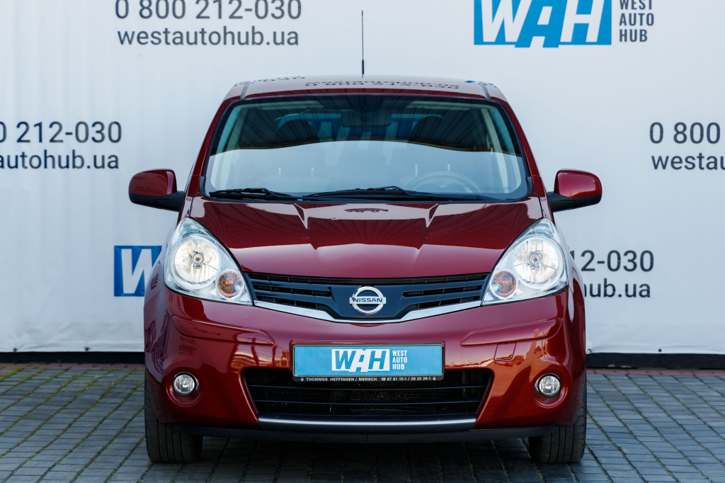 Nissan Note 2011 photo 1