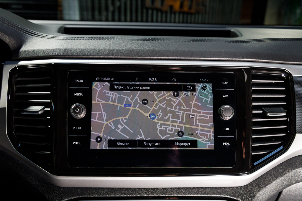 Volkswagen Atlas Cross Sport SEL Premium R-Line 2021 photo 18