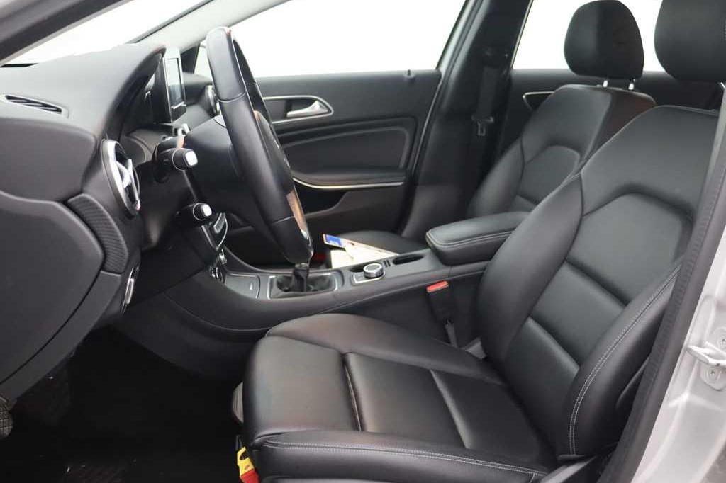 Mercedes-Benz A-Klasse 2017 photo 1