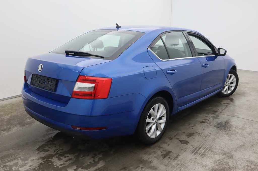 Skoda Octavia 2018 фото 3