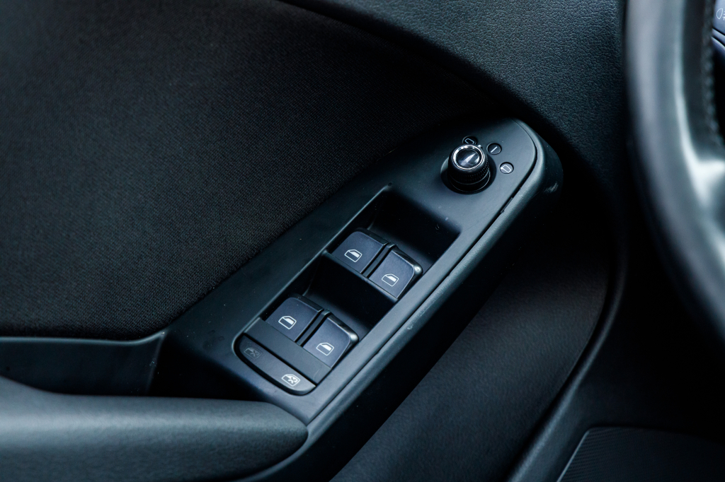 Audi A4 2008 фото 8