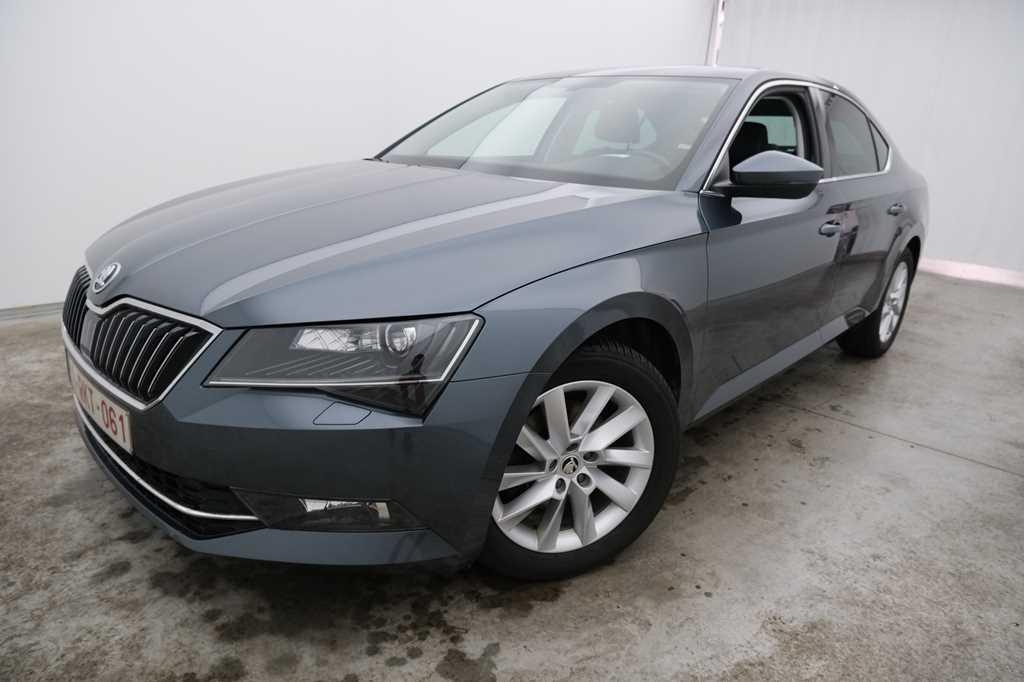 Skoda Superb 2017 фото 3