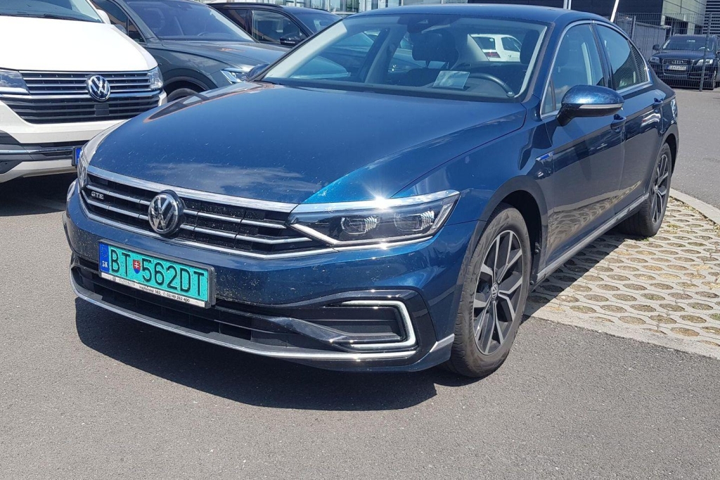 Volkswagen Passat GTE 2020 фото 3