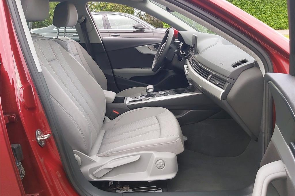 Audi A4 Avant 2018 фото 3