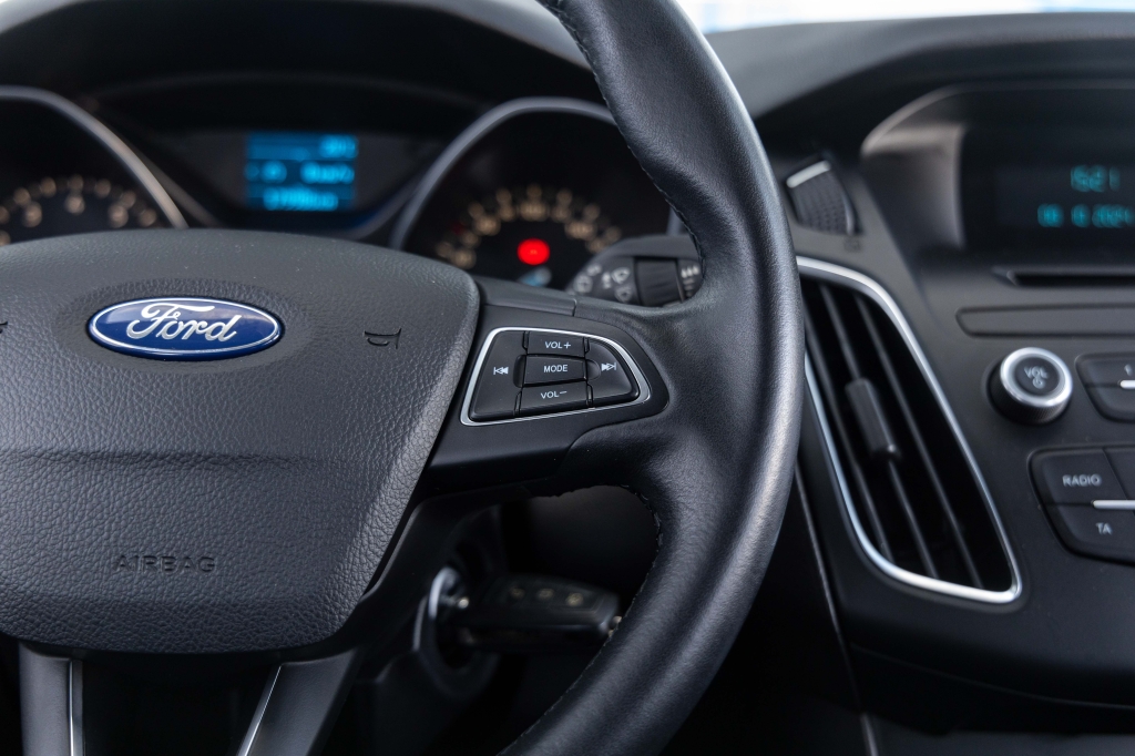 Ford Focus 2016 photo 16