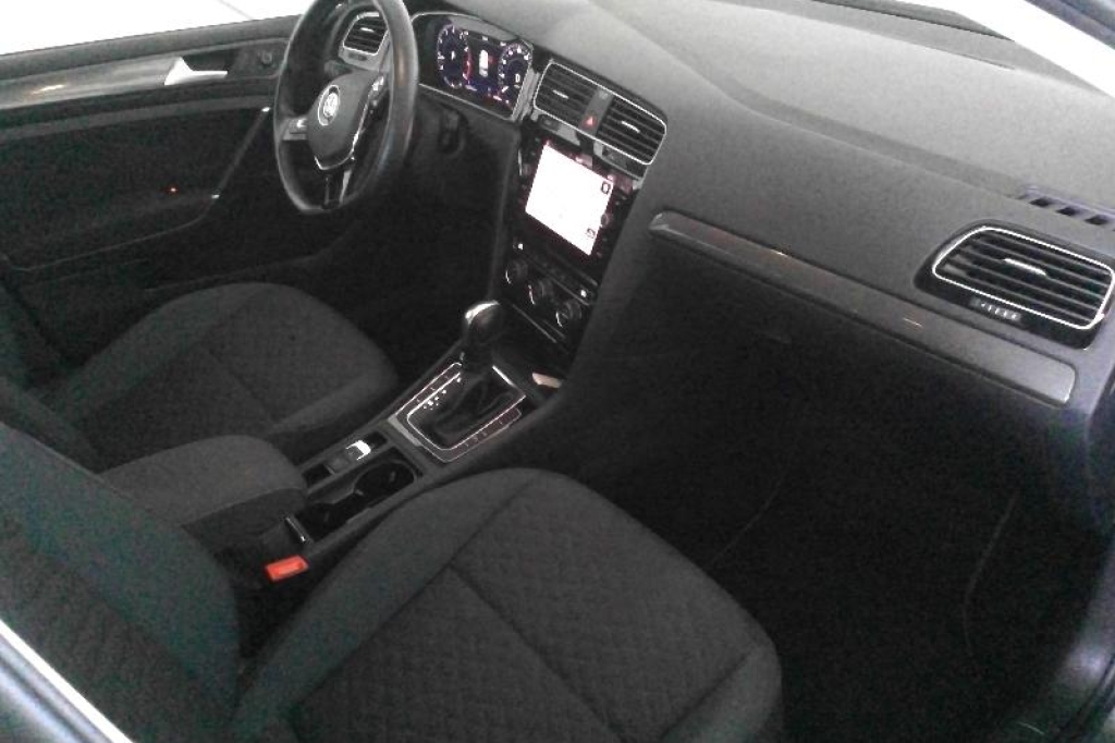 Volkswagen Golf 2019 фото 1