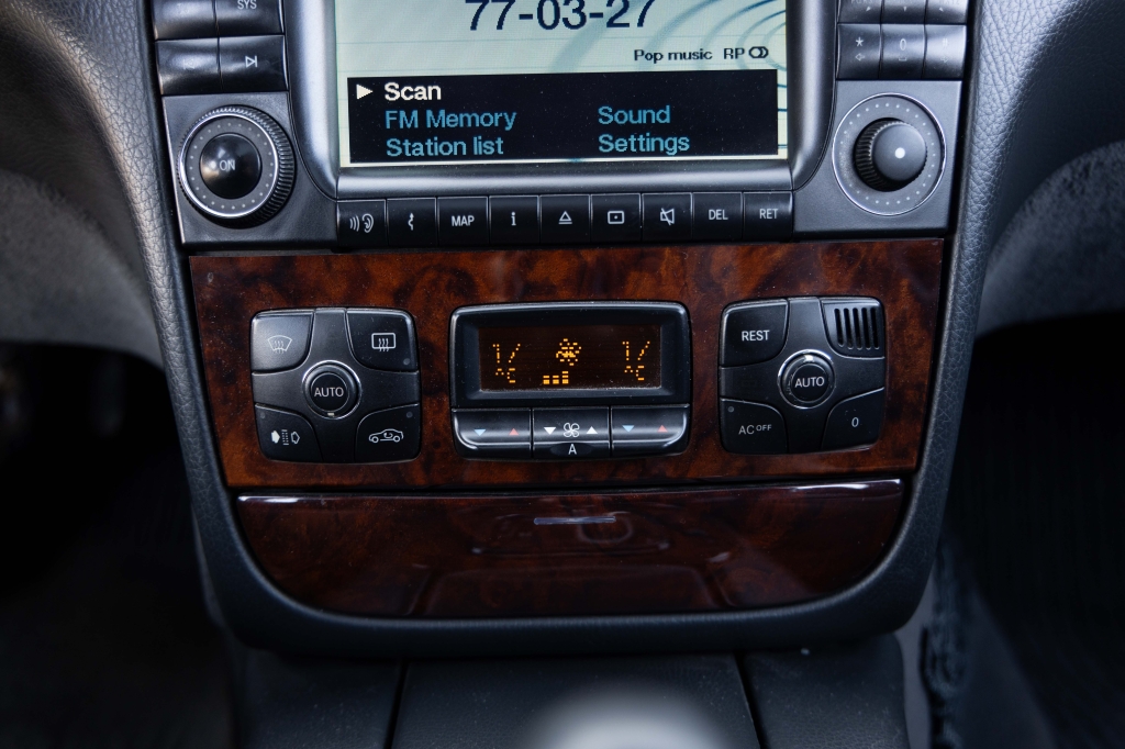 Mercedes-Benz S-Class S500L 2003 photo 19