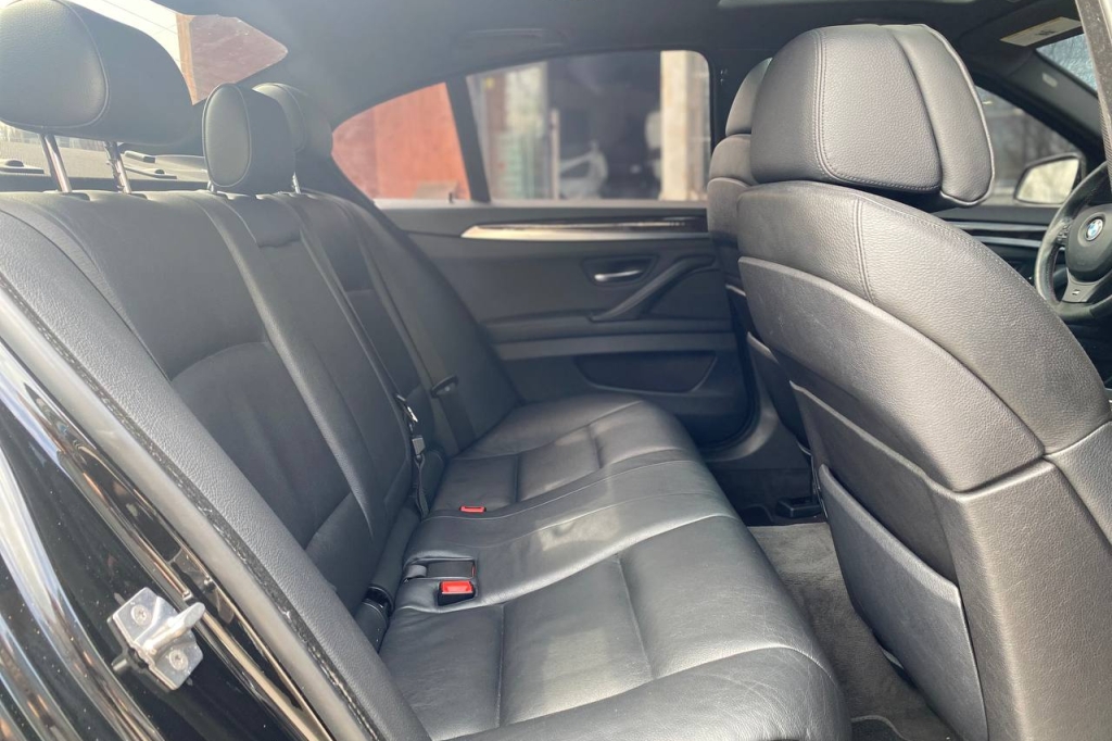 BMW 5 Series 535i 2012 photo 14